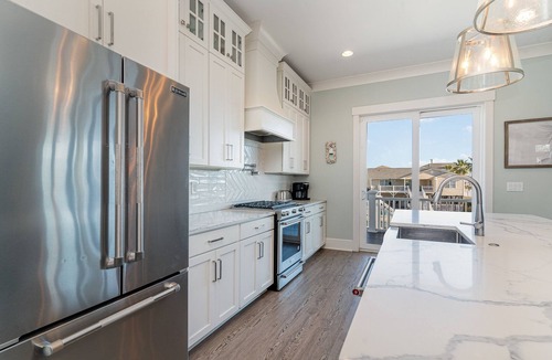 Inlet Harbour House | Barnacle Bill's: Inlet-Front w/Private Pool
