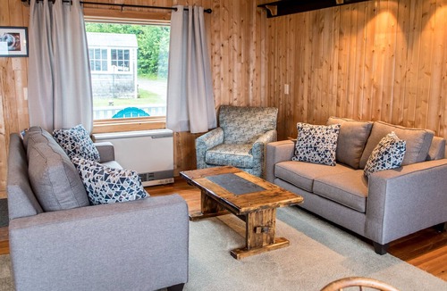 Brooklin Cottage | Barnacle on Flye Point Oceanfront