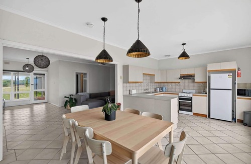 Nangkita House | Barnacles Shack - Mills Road