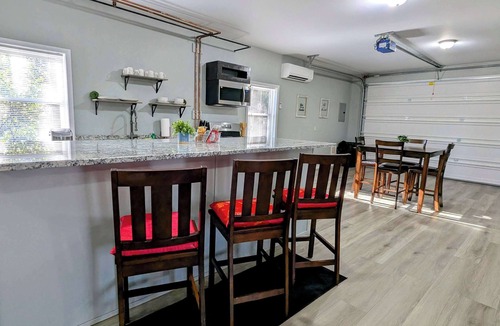 Andrews Cabin | Barndomenium 60 acre retreat