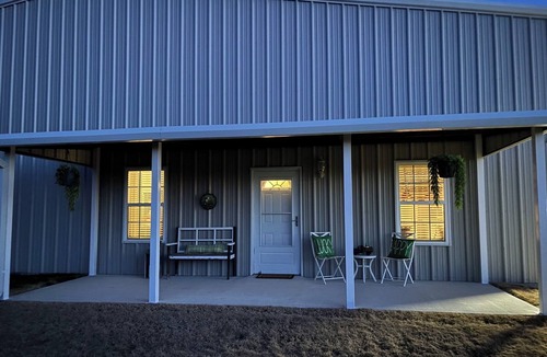 Perry House | Barndominium on the Lake-Axtell