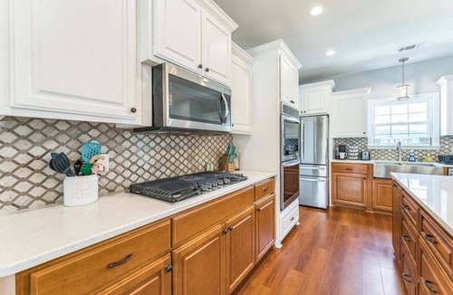 Eden House | Barndominium, Private Pool, large groups allowed, country living