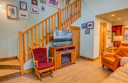 West Yellowstone House | Barnes on Boundary Unit B