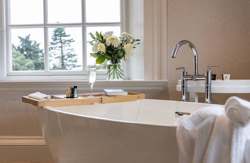 Wonersh Hotel | Barnett Hill - Luxury Hotel