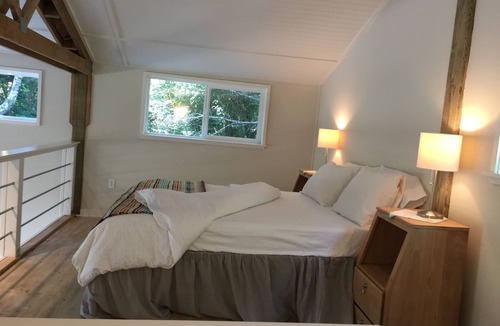 Brookings House | BarneyB's at Samuel Boardman Scenic Corridor