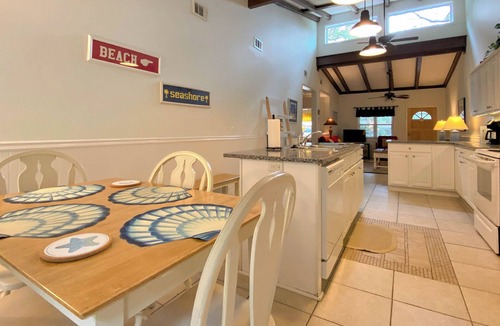 Jekyll Island House | Barnhill B Duplex 2 Bedroom, 2 Bathrooms