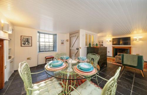 Broughty Ferry House | Barometer Cottage