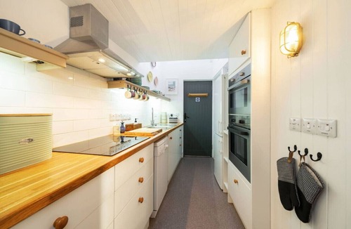 Broughty Ferry Cottage | Barometer Cottage