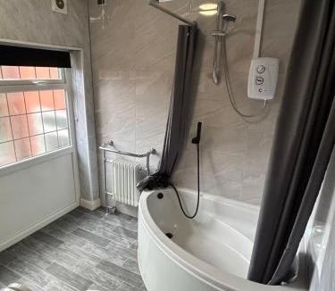 Wolverhampton Hotel | Barons Court Hotel