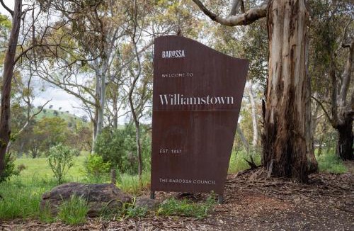 Williamstown House | Barossa Garden Homestay