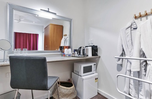 Angaston Bed & Breakfast | Barossa White House