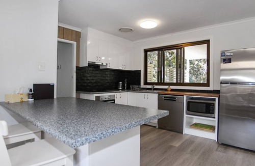 Hawks Nest House | Barralong Beach House