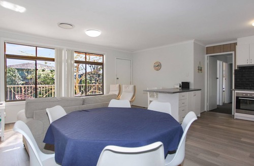 Hawks Nest House | Barralong Beach House