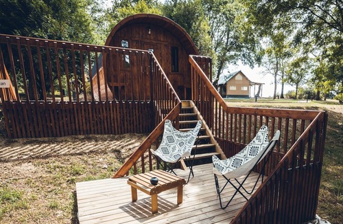 Saint-Leonard-des-Bois Cabin | Barrel-Cabin-Bathroom-Comfort