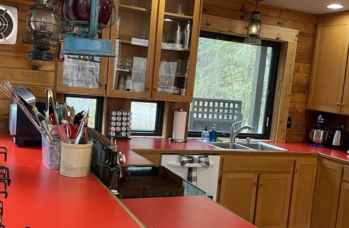 Skykomish Cabin | Barrel House on Skykomish River