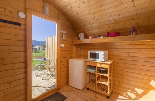 Saint-Andre Ski Chalet | Barrel Orange Apartment with Mountain View, Private Terrace & Air Conditioning