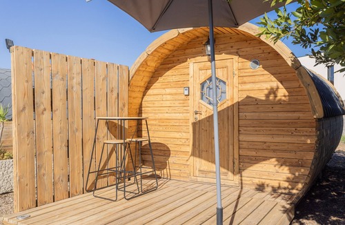 Saint-Andre Ski Chalet | Barrel Orange Apartment with Mountain View, Private Terrace & Air Conditioning