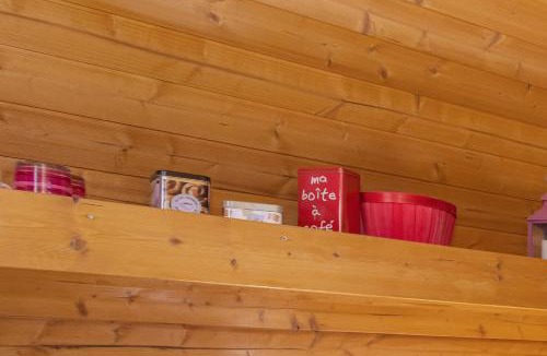 Saint-Andre Ski Chalet | Barrel Violet