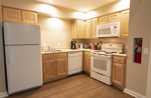 Lucas Hotel | Barren River Lake State Resort Park