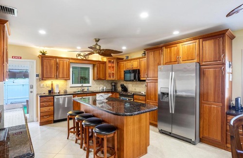 Marathon House | Barreto's Paradise