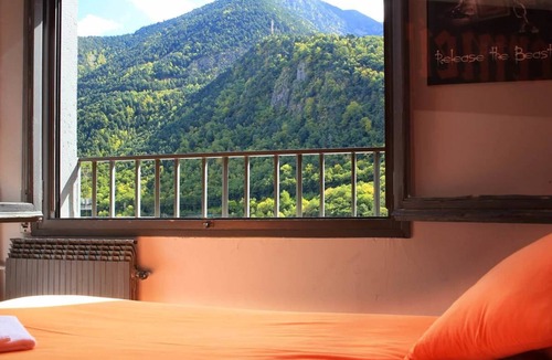 Andorra la Vella Hostel | Barri Antic Hostel & Pub