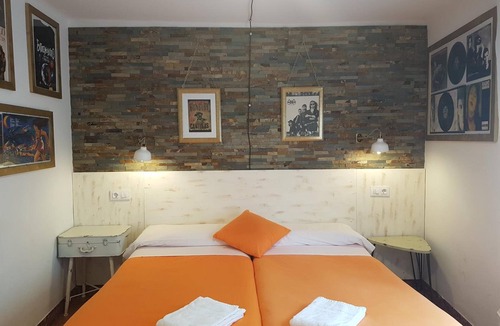 Andorra la Vella Hostel | Barri Antic Hostel & Pub
