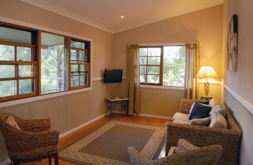 Gloucester House | Barrington Hideaway- River Cottages