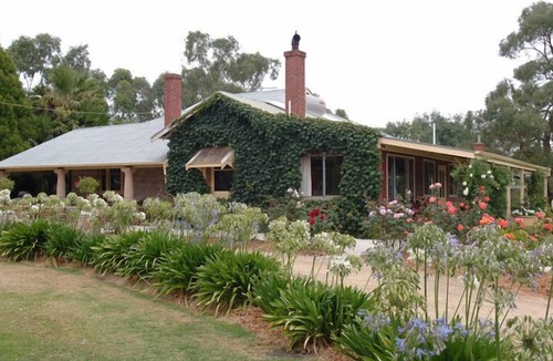 Woodside Villa | Barristers Block Vigneron Villa