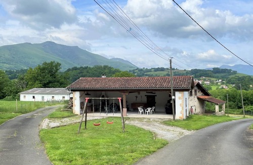 Uhart-Cize House | Barrukia - Uhart-cize