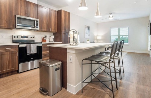 Seguin Apartment | Barsala l Cozy 1BD Retreat in Seguin - Pool, Gym, & More!