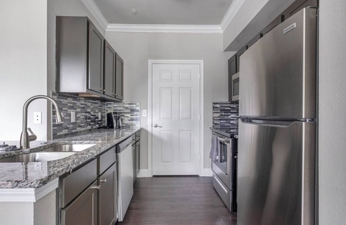 Riverpark West Apartment | Barsala l tChic 2BD Apt: Pool, Outdoor Kitchen