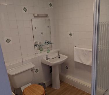 Blakesley Bed & Breakfast | Bartholomew Arms