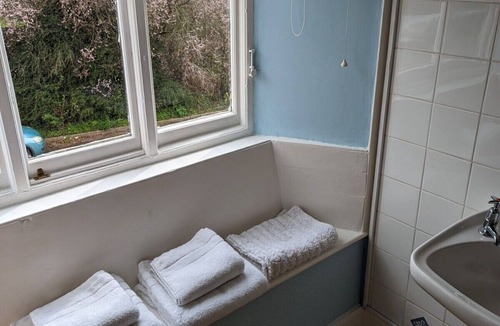 Blakesley Bed & Breakfast | Bartholomew Arms