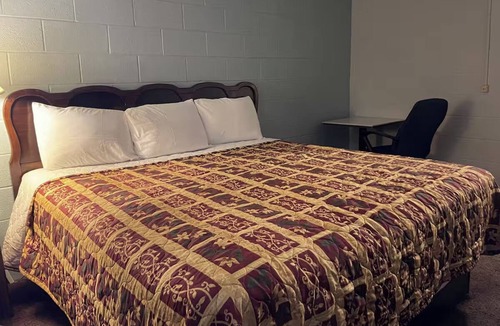 Bartlesville Hotel | Bartlesville Roadside Comfort | Pet-Friendly | & Kiddie Park Attractions Nearby