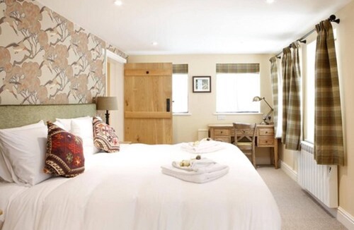 Lychpit Bed & Breakfast | Barton's Mill