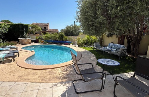 Chateau Gombert House | Bas de Villa - Marseille Château Gombert Avec Extérieur: Terrasse/jardin/piscine