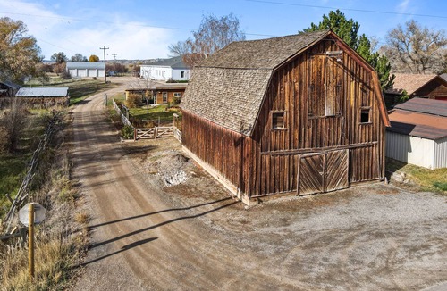 Hyattville Cabin | Base Camp Cabin on Main