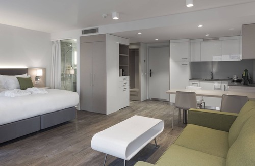 Nyon Apartment | Base Nyon