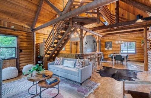 Welches House | Basecamp Compound - Hot Tubs & Highland Cows