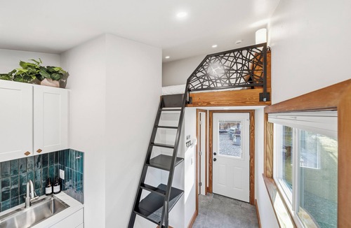 Mount Shasta Cabin | Basecamp Lodge - Cabin 9