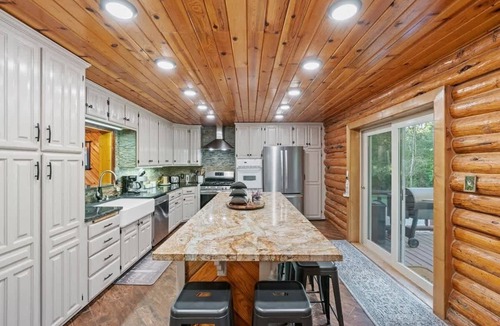 Rigby Cabin | Basecamp Stays: Private Island, Fire Pit, Arcade!