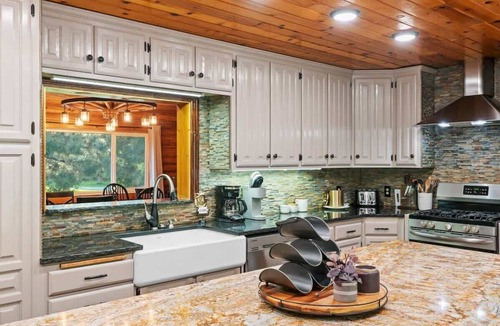 Rigby Cabin | Basecamp Stays: Private Island, Fire Pit, Arcade!