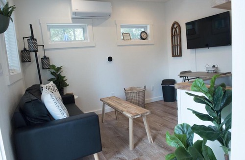 Oregon Water Wonderland Ski Chalet | Basecamp Suite