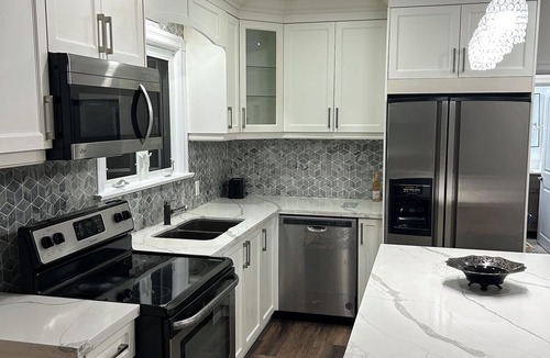 Oshawa House | Basement apartment at 240, Oshawa area