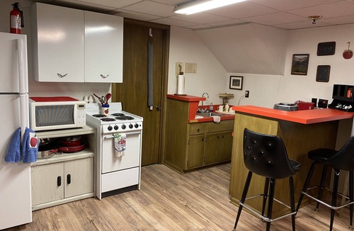 Lee's Summit Apartment | Basement Apartment with Garage Entrance