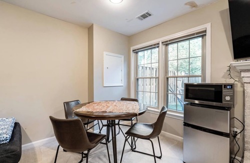 Oakton Apartment | Basement Apartment with Private Entrance in Oakton