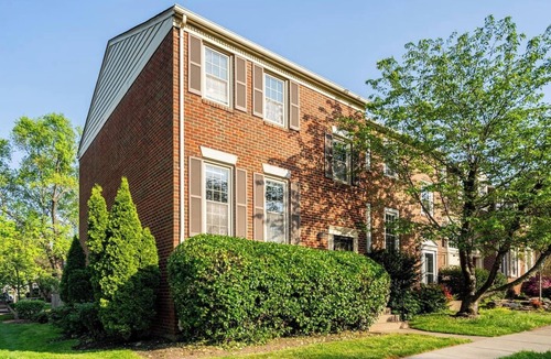 Oakton Apartment | Basement Apartment with Private Entrance in Oakton