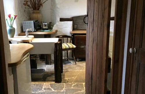 Compton Martin House | Basement Bridal Suite