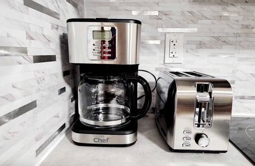 Halifax Apartment | Basement Studio w/Den & Kitchenette