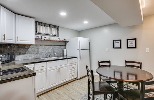 Harters Heights House | Basement Unit—Walk to ND